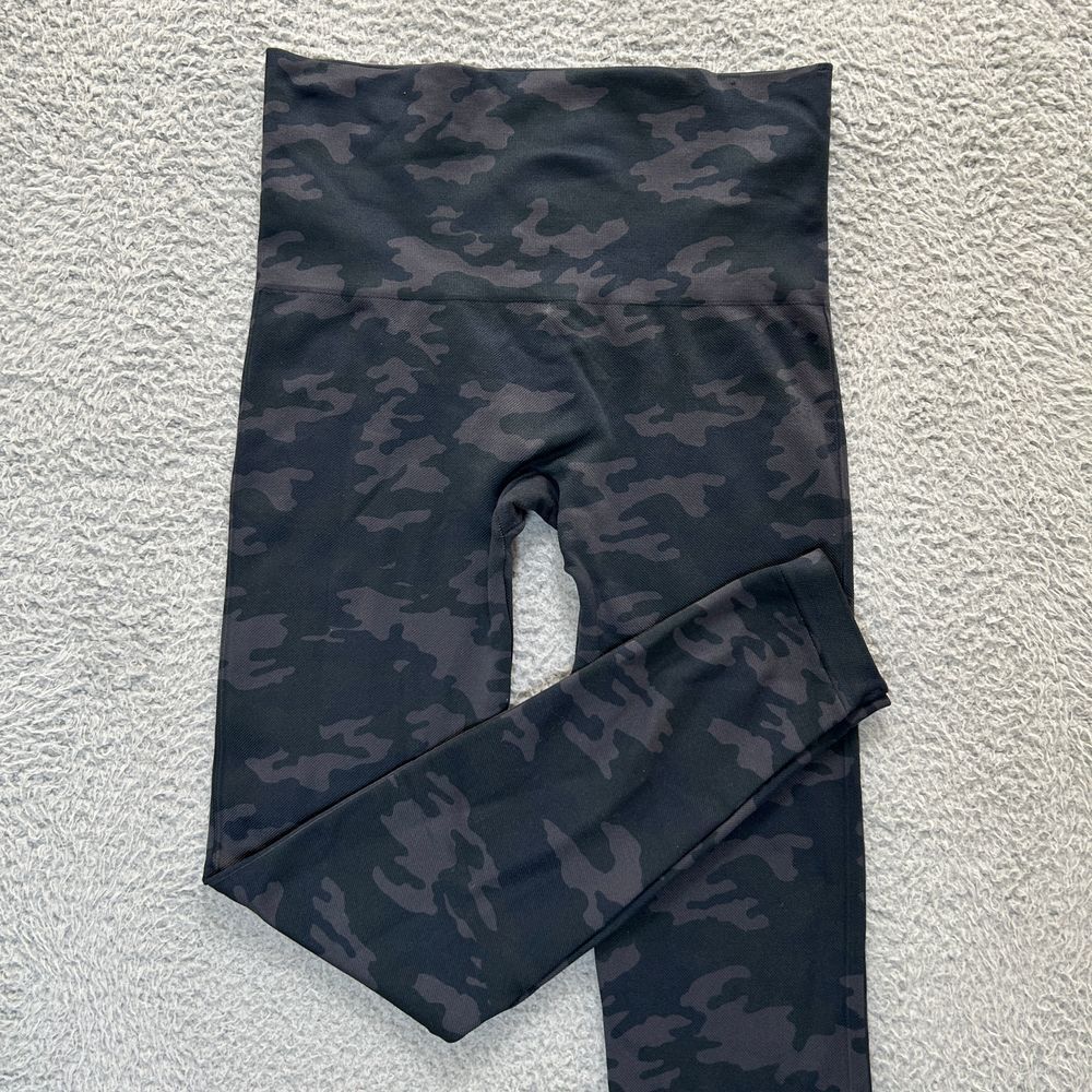 Spanx Leggings Womens Large Black Green Camo Look At Me Now Seamless High Waist